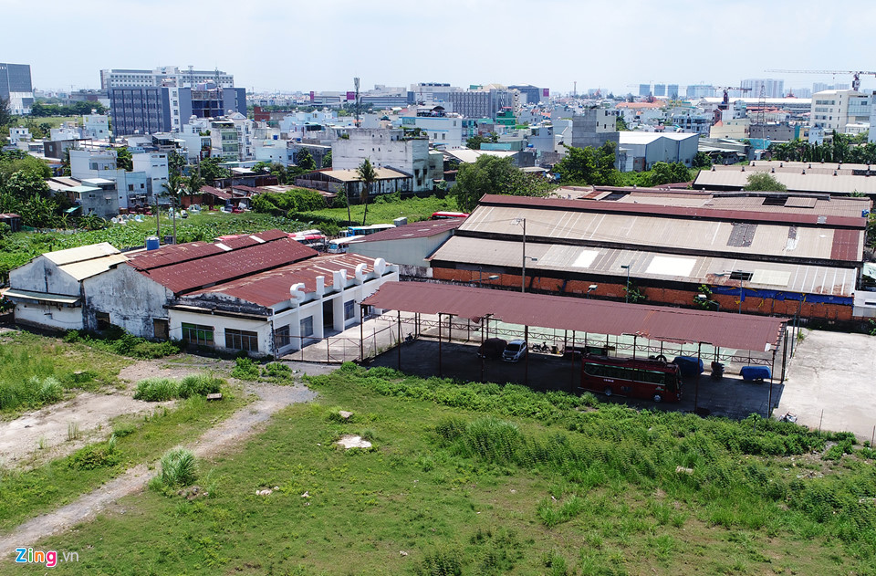 4 khu đất công bỏ hoang trên đoạn đường hơn 1 km ở Sài Gòn